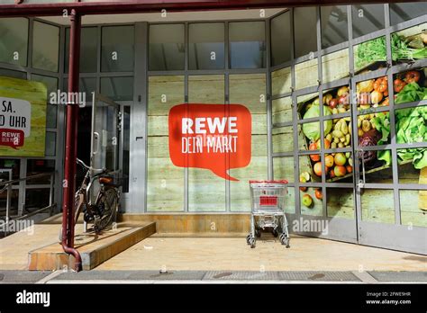 REWE Markt Berlin / Charlottenburg .